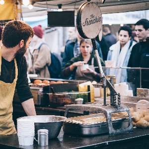 Customer journey through the market funnel to the buying stage